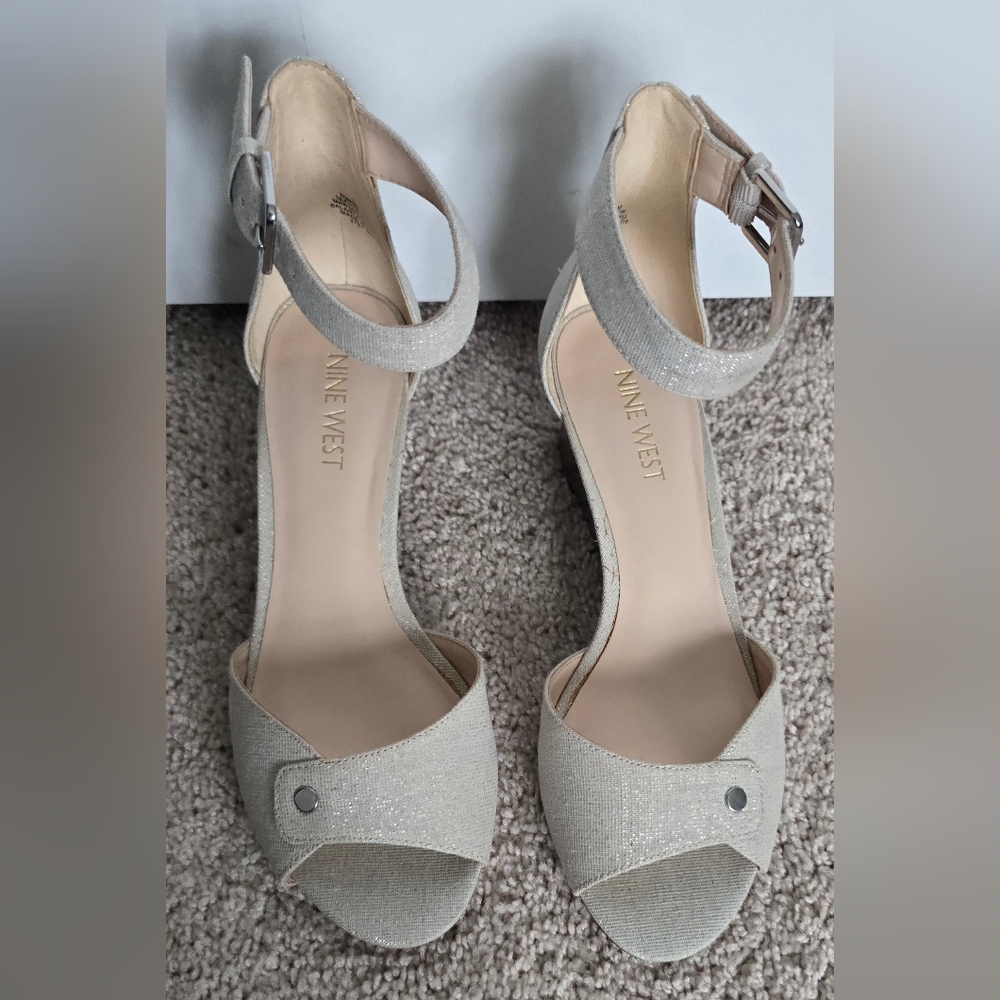 Nine‎ West Women's Ankle Strap Block Heel Partiam Champagne Glittery Sandals